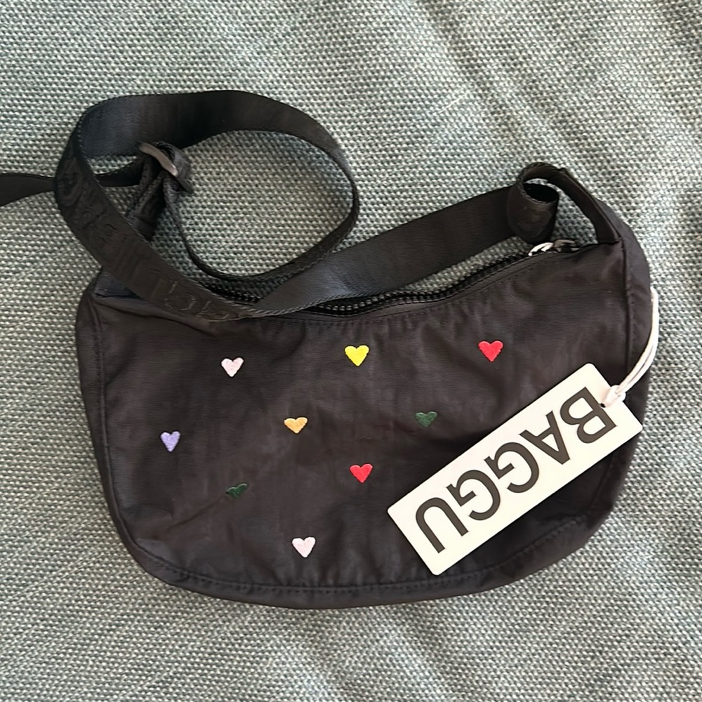 NWT Baggu Mini Crescent Embroidered Hearts